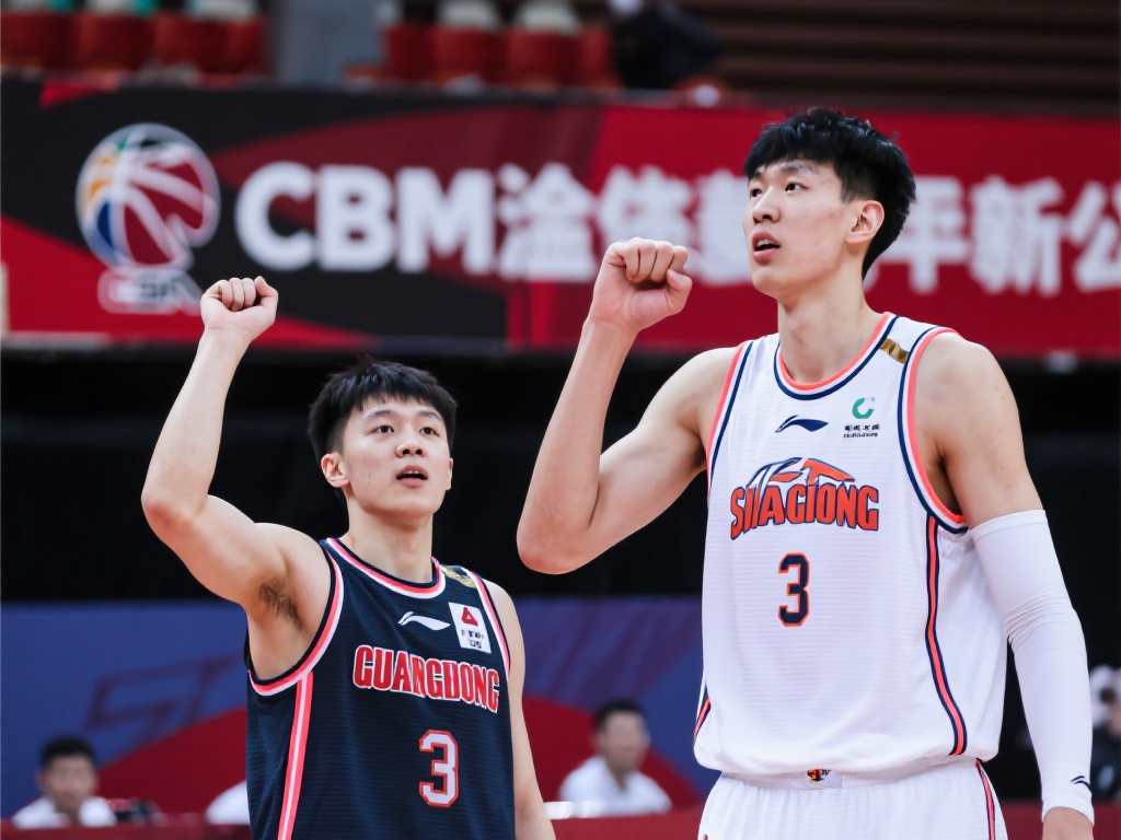 常规赛盘点:徐杰人气爆棚,曾凡博赛季表现最佳 值得一提的是,两位球员的崛起也反映了CB